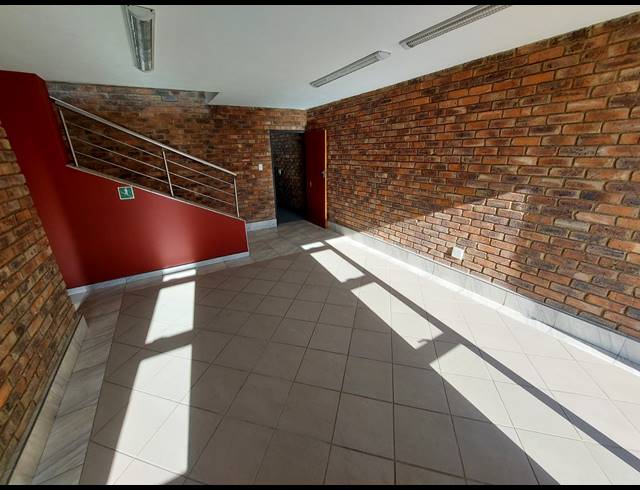 326M² WAREHOUSE TO LET IN CLAYVILLE